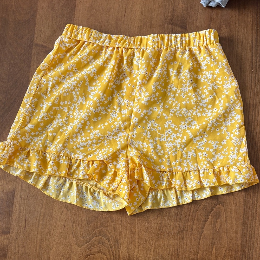 SHEIN Yellow Floral Women's Shorts